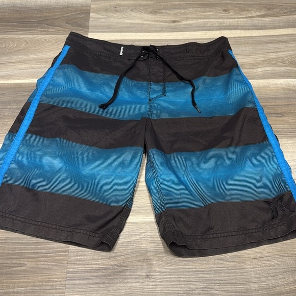 🏁 Hurley Black Board Shorts size 32 - Picture 3 of 7